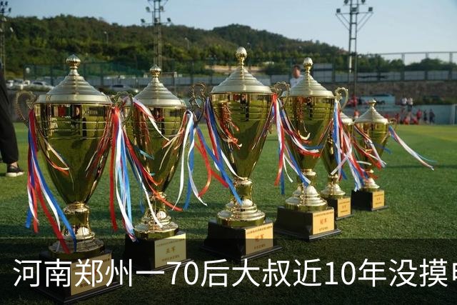 河南郑州一70后大叔近10年没摸电脑，接触AI不到一年后，30分钟手搓工作台，做一条视频只需十几分钟，白天当货车司机，晚上做程序员
